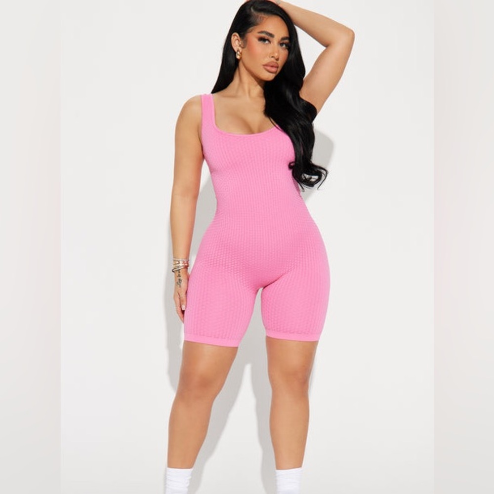 Fashion nova sport Romper🩷